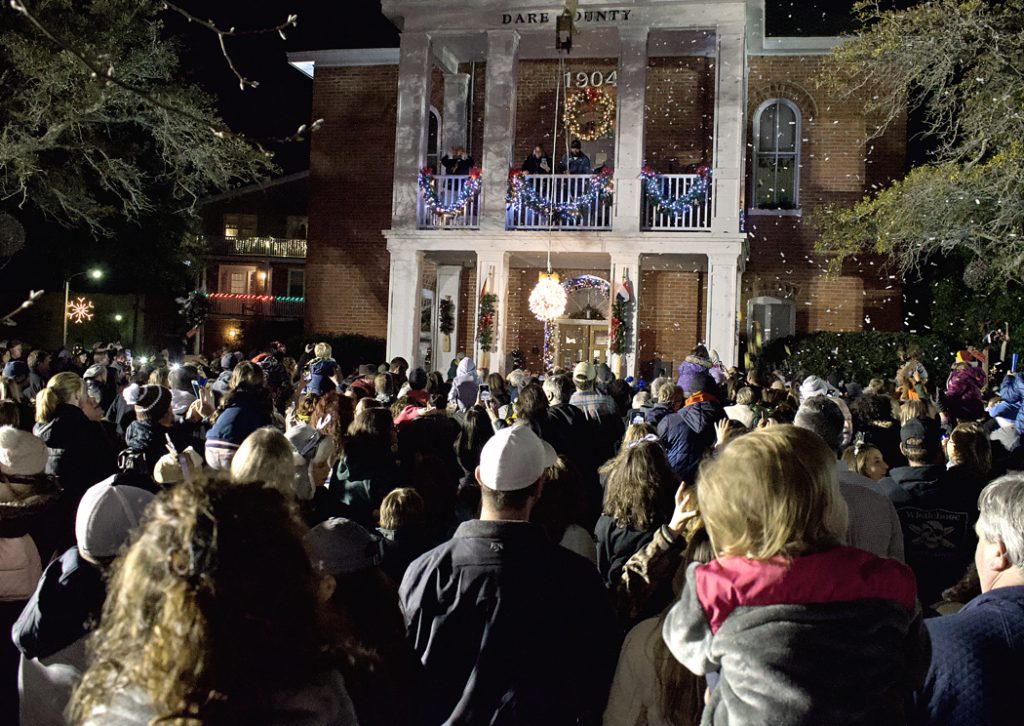 The New Year ball drops and confetti flies at 8:00 p.m. in Manteo so the younger set can join in the festivities.