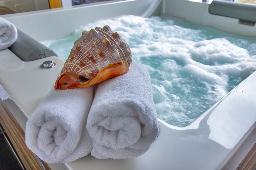 Shell decoration on the hot tub