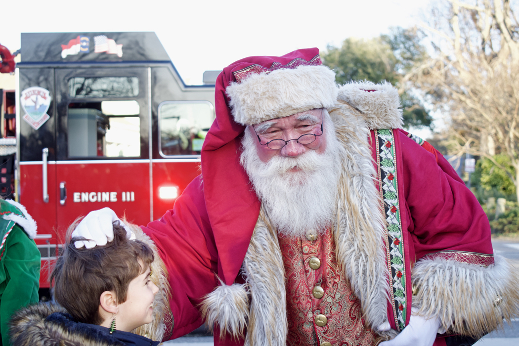 Christmas--and Santa--Come to the Outer Banks