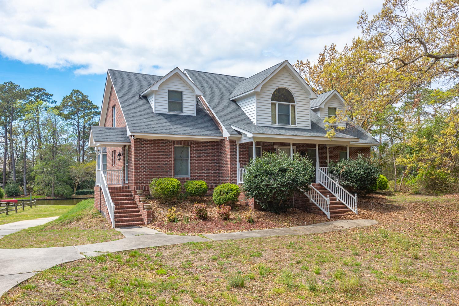 575 - Great location in Southern Shores - Canalfront Photo